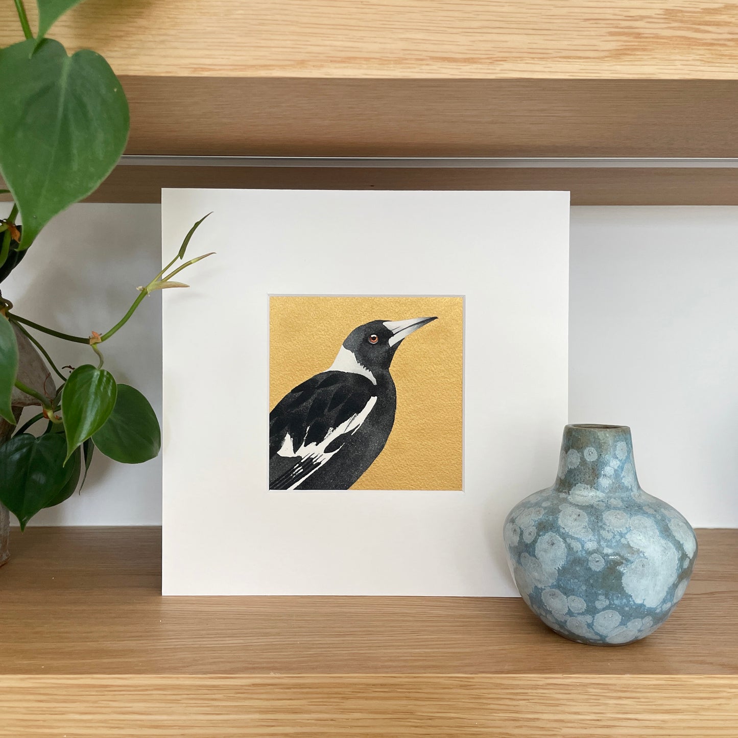 Golden Magpie – 12x12cm