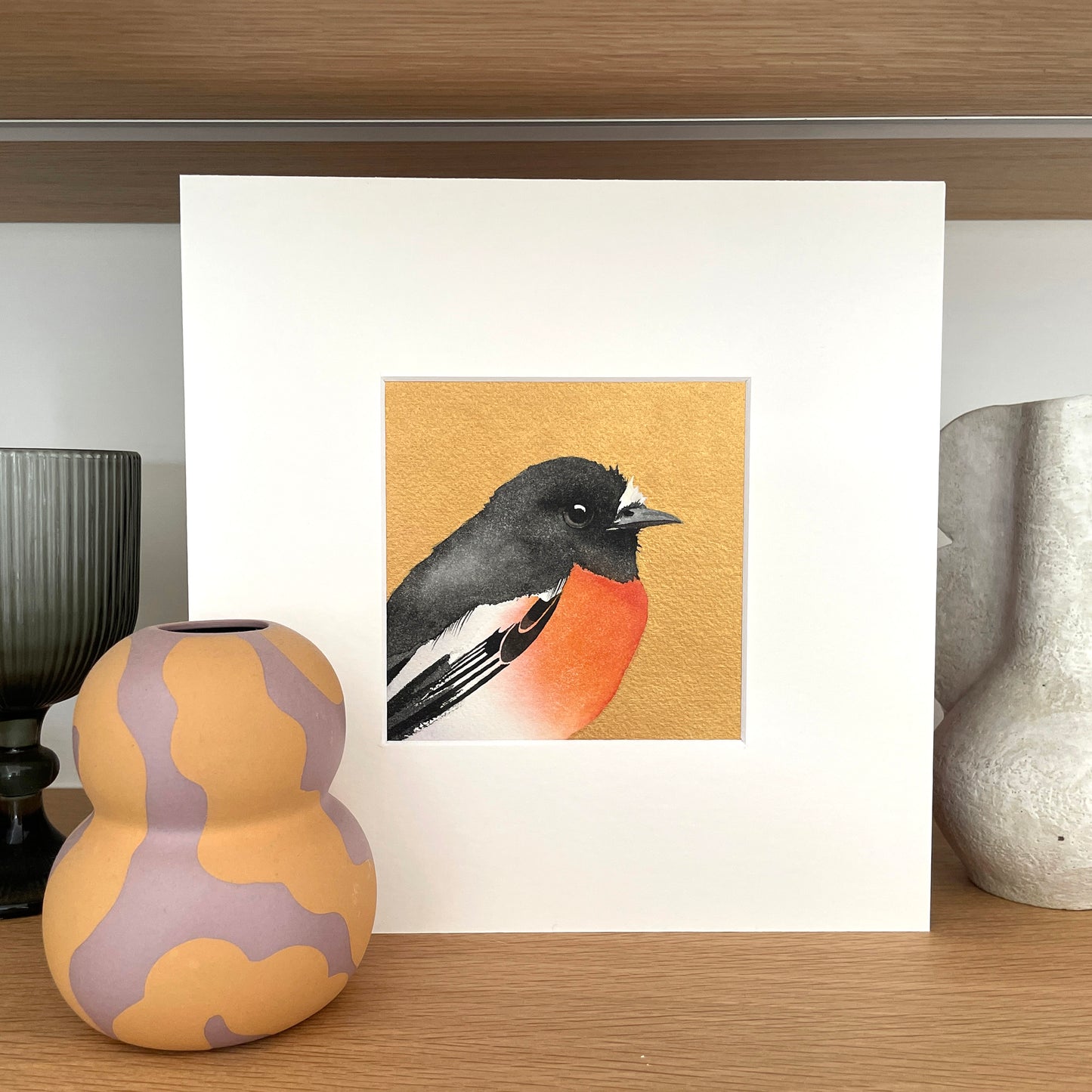 Scarlet Robin in Gold – 12x12cm